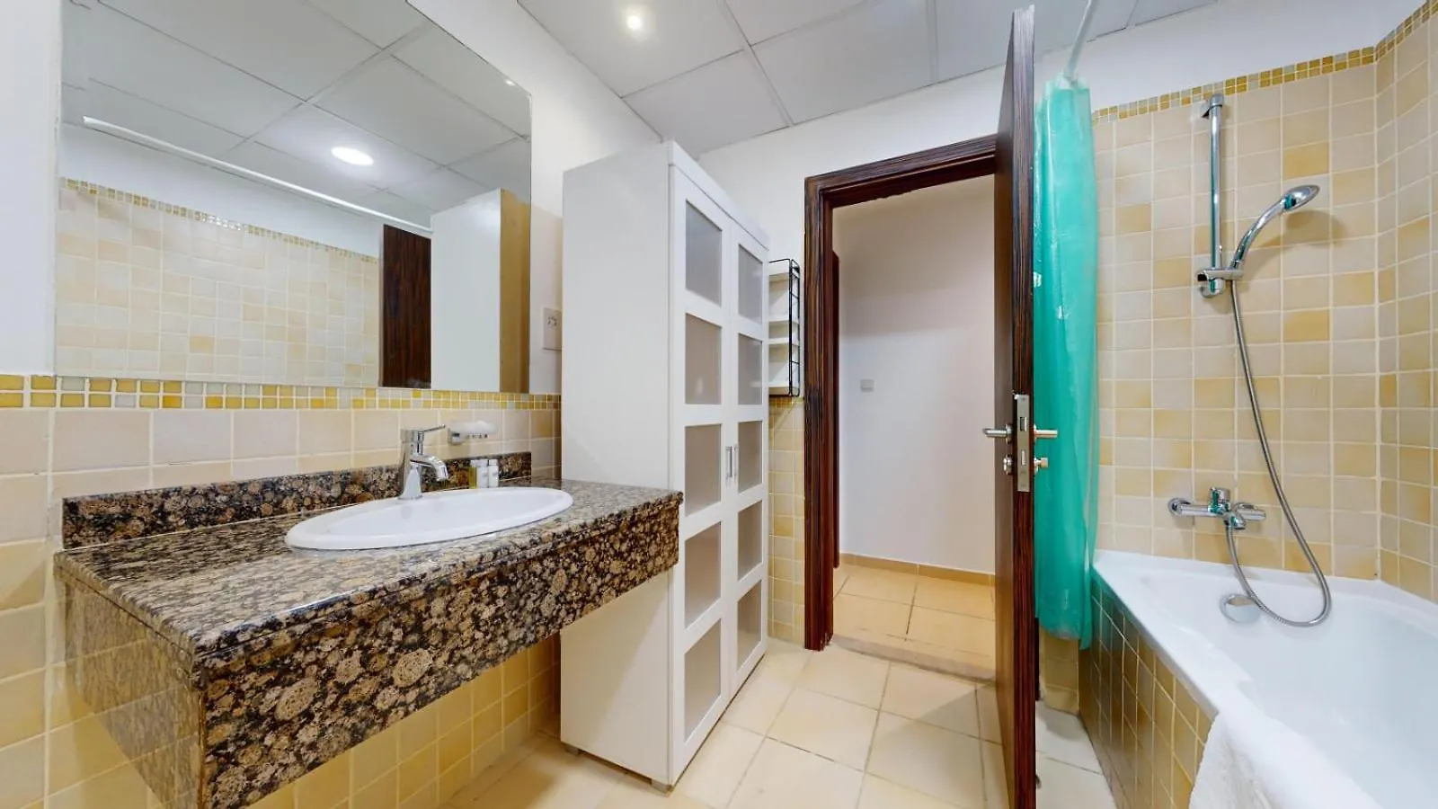 Shams 1 - Classic Three Bedroom Apartment In Jbr Dubai