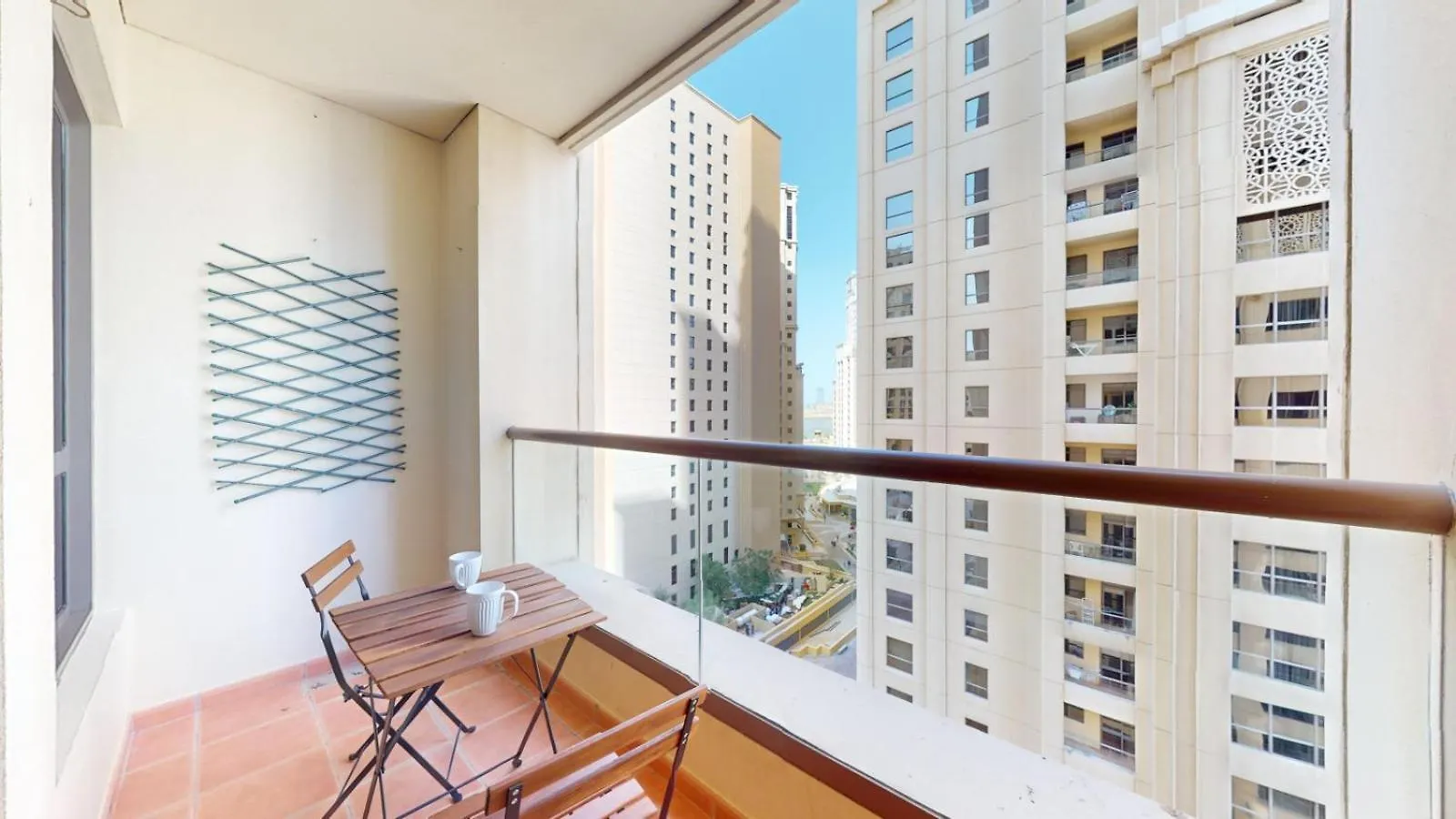 Shams 1 - Classic Three Bedroom Apartment In Jbr Dubai